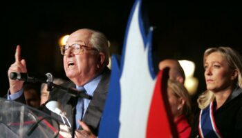 « Parler de la Seconde Guerre mondiale ne nous apporte rien » : en 2005, Le Pen lâché par sa fille