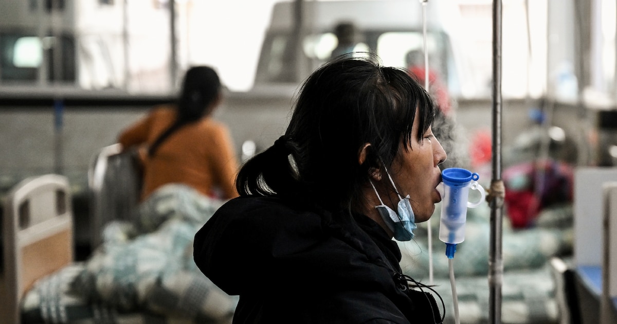 Une malade du Covid-19 dans un hôpital de Jinghong, dans la province du Yunnan (sud de la Chine) le 9 janvier 2023