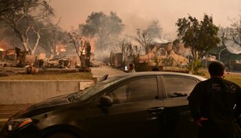 Des maisons détruites par un incendie à Altadena, au nord de Los Angeles, le 8 janvier 2025