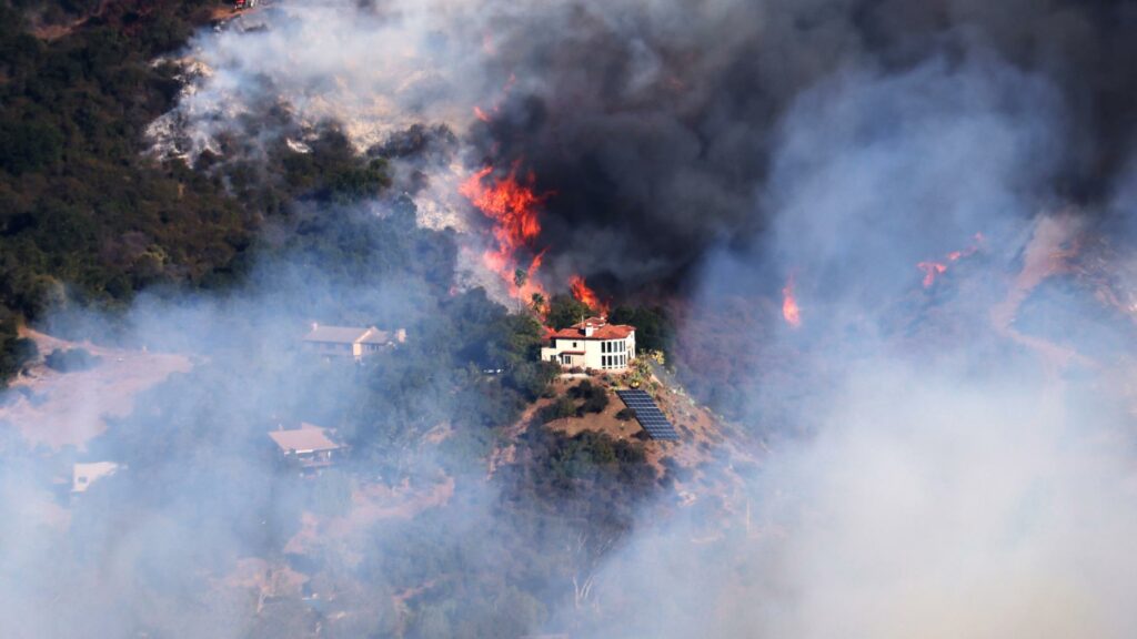 Les incendies de Los Angeles « dévastateurs » et inédits, sept morts… Le point sur la situation ce vendredi