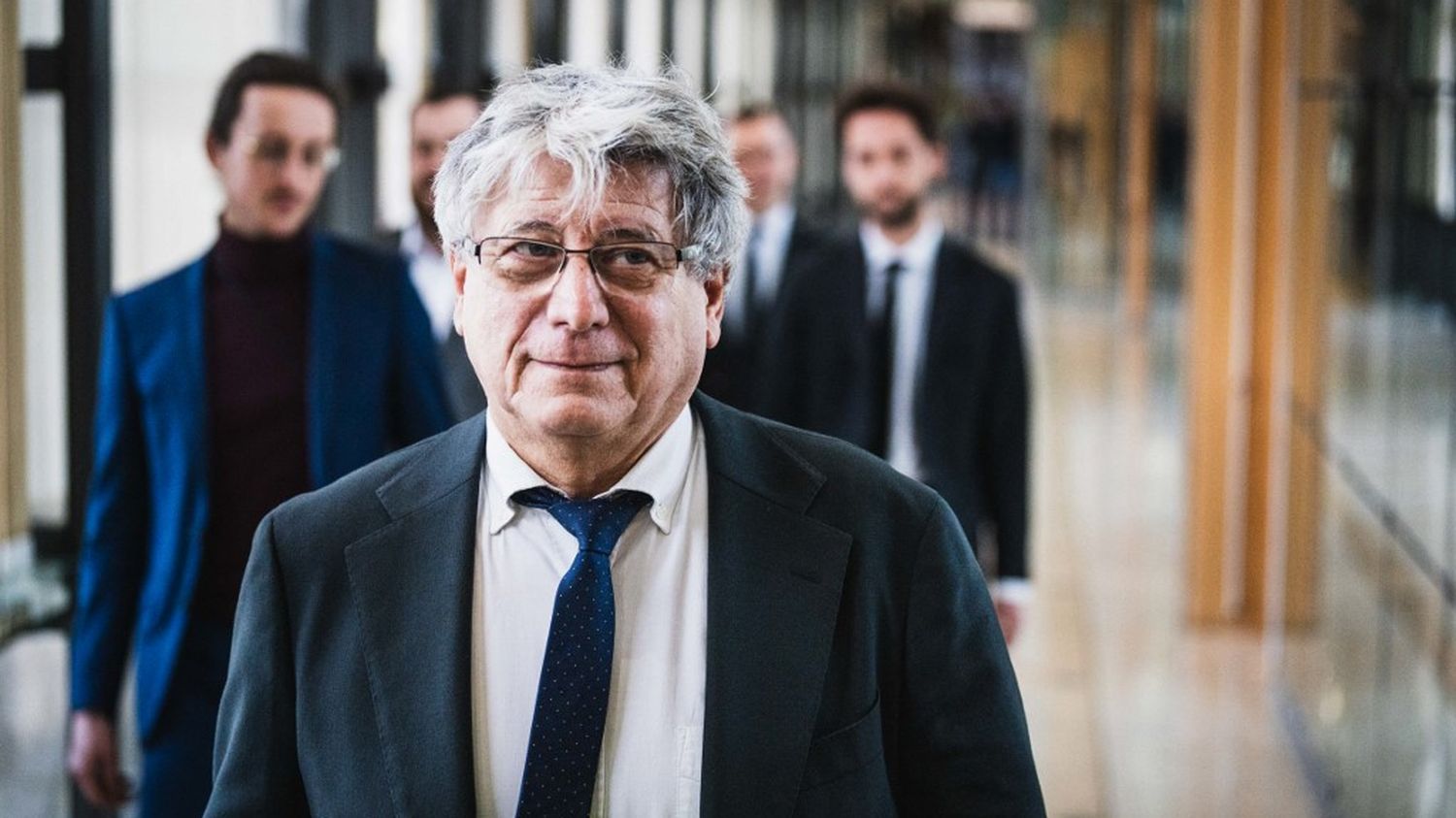 Budget 2025 : "Il va ressembler furieusement au budget Barnier, en pire", estime le président LFI de la commission des finances, Eric Coquerel, en sortant de Bercy