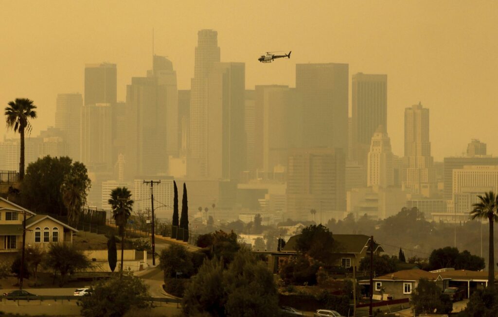 EN DIRECT Incendies à Los Angeles : Le bilan grimpe à 10 morts, des renfort…