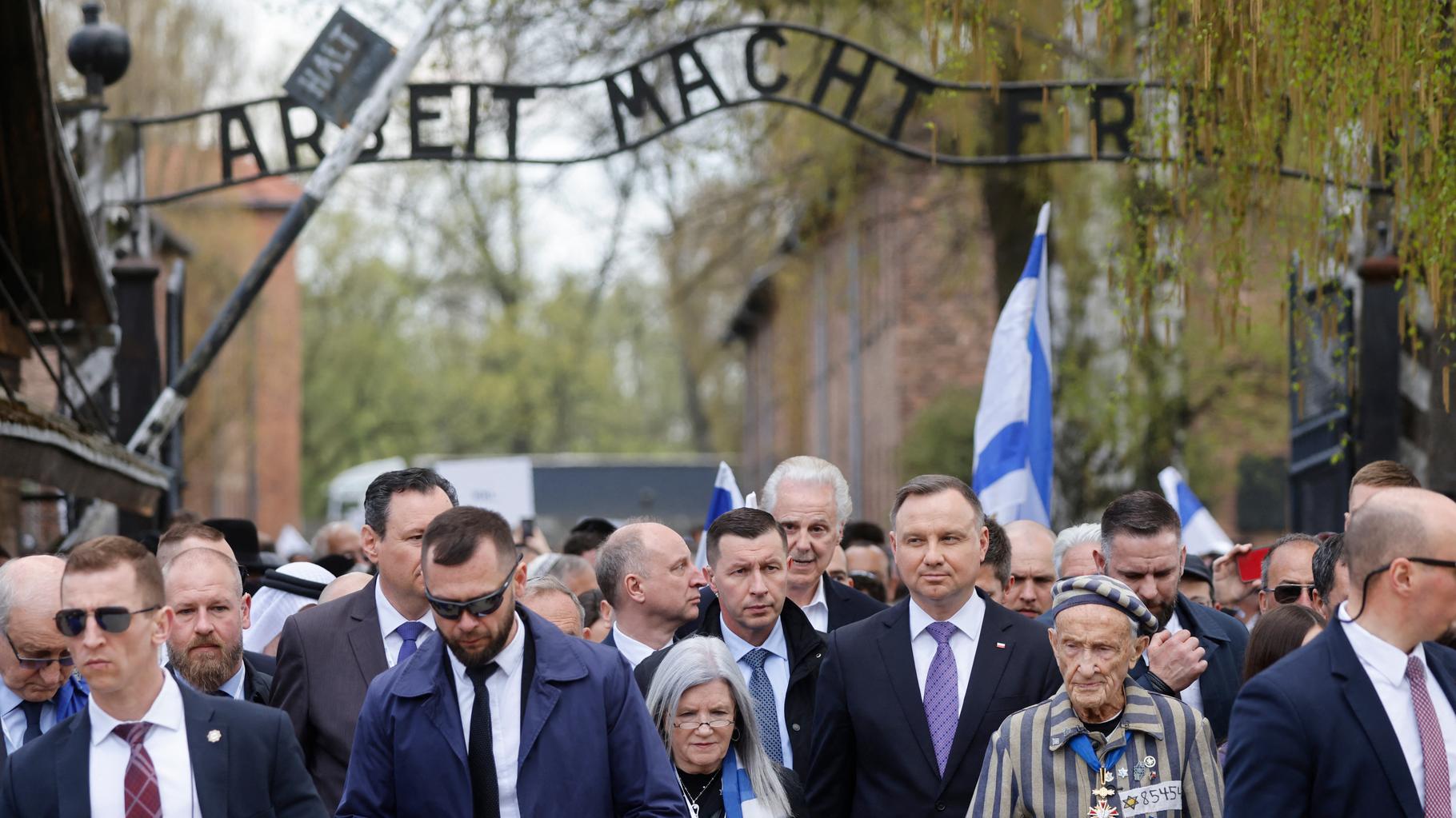 Netanyahu pourra se rendre aux commémorations d’Auschwitz malgré le mandat d’arrêt de la CPI, garantit la Pologne