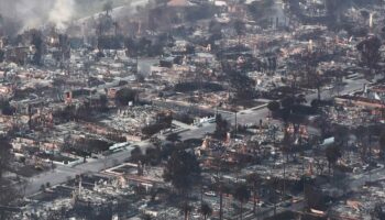 Incendies à Los Angeles : vu du ciel, le quartier de Pacific Palisades est totalement “calciné”