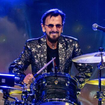 L'ancien Beatles Ringo Starr revient en mode country avec "Look Up", son nouvel album