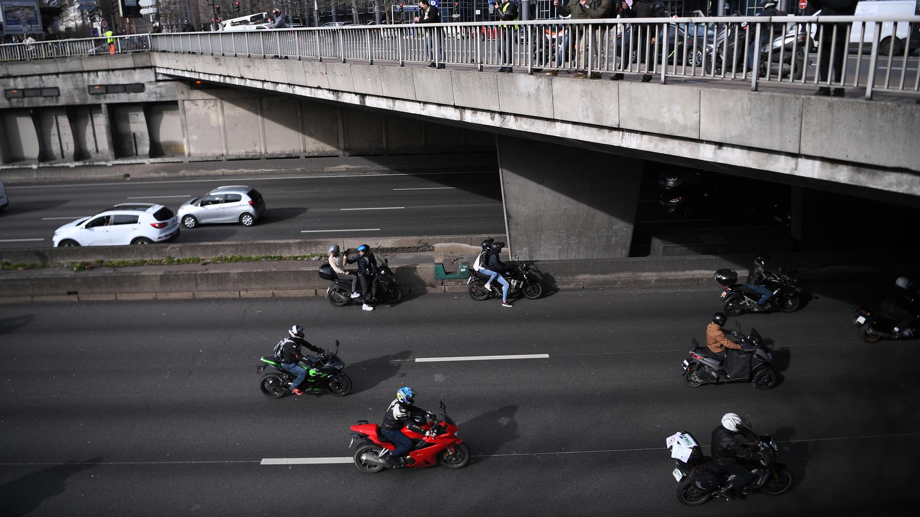 Circulation inter-file : le gouvernement généralise la pratique sur les routes de France (sous certaines conditions)