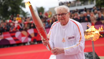 Mort de Roger Lebranchu, ancien résistant et plus vieux porteur de la flamme olympique