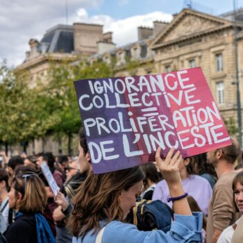 Victimes d'inceste : la ligne d'écoute téléphonique sera maintenue, annonce la Ciivise