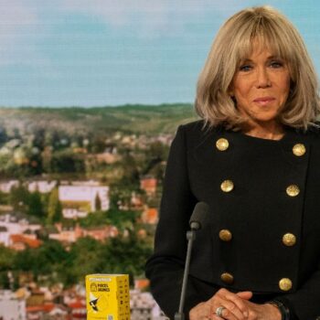 Brigitte Macron a beaucoup parlé d’Emmanuel Macron pour sa campagne médiatique pour les Pièces Jaunes