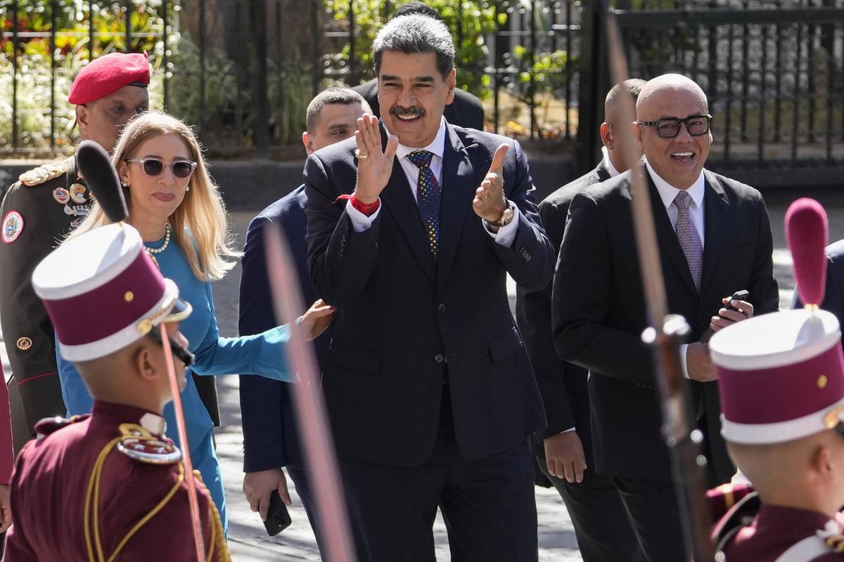 Au Venezuela, le président Maduro investi pour un troisième mandat, « un coup d’Etat » selon l’opposition