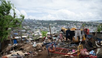 Mayotte en pré-alerte avant la tempête tropicale Dikeledi : "C'est un événement qui nous inquiète", reconnaît le maire de Mamoudzou