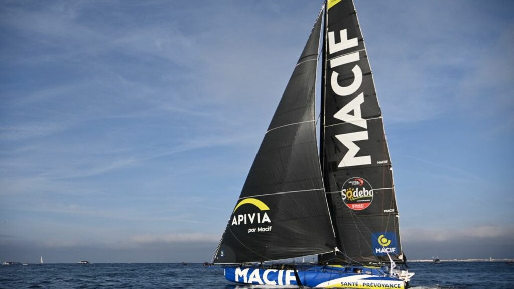 Vendée Globe : "Ce duel est loin d'être terminé", assure Charlie Dalin qui maintient son avance en tête devant Yoann Richomme