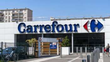 Carrefour veut céder la gestion de 39 magasins, la CFDT va saisir la justice