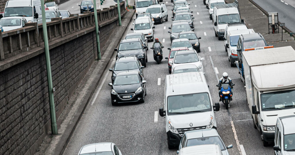 La circulation en interfiles des motards définitivement adoptée par un décret