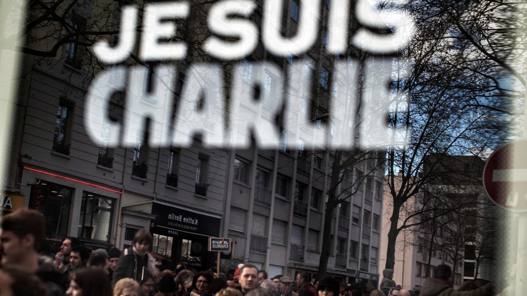 « Je suis Charlie » : Dix ans après les attentats, 61 % des Français revendiquent encore cet esprit - EXCLUSIF