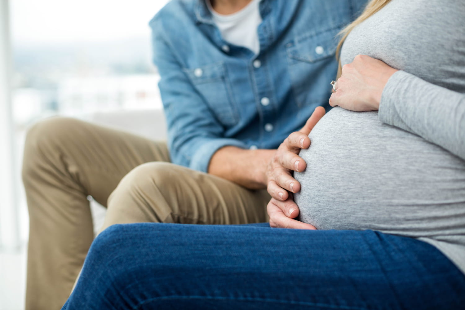 Dans le ventre, les bébés manipulent leur mère avec les gênes de leur père