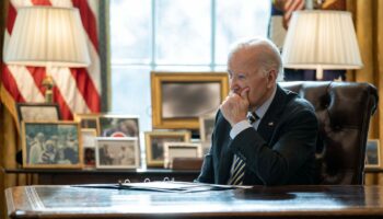 Avant l’investiture de Trump, Biden autorise près d’un million de migrants à rester 18 mois de plus