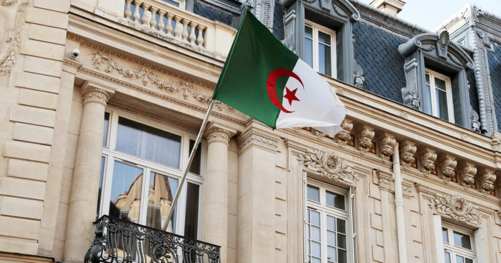 Influenceur expulsé : l’Algérie rejette les accusations d’«escalade» de la France et dénonce la «désinformation»