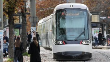 Une collision entre deux tramways à Strasbourg fait au moins "20 blessés en urgence relative", annonce la préfecture du Bas-Rhin