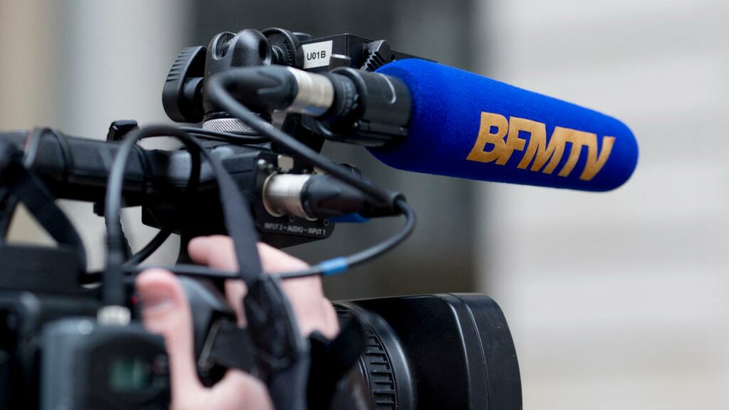 À Évreux, deux journalistes de BFMTV agressées après un duplex et conduites aux urgences