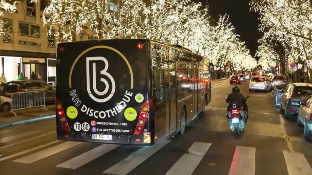 Paris : danser ou déjeuner dans un bus, une nouvelle tendance qui monte