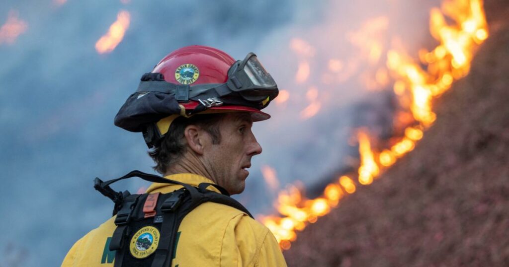 Incendies à Los Angeles : la grogne contre les autorités monte parmi les habitants