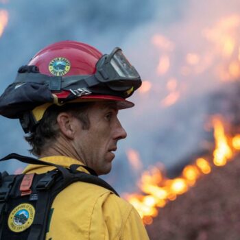 Incendies à Los Angeles : la grogne contre les autorités monte parmi les habitants