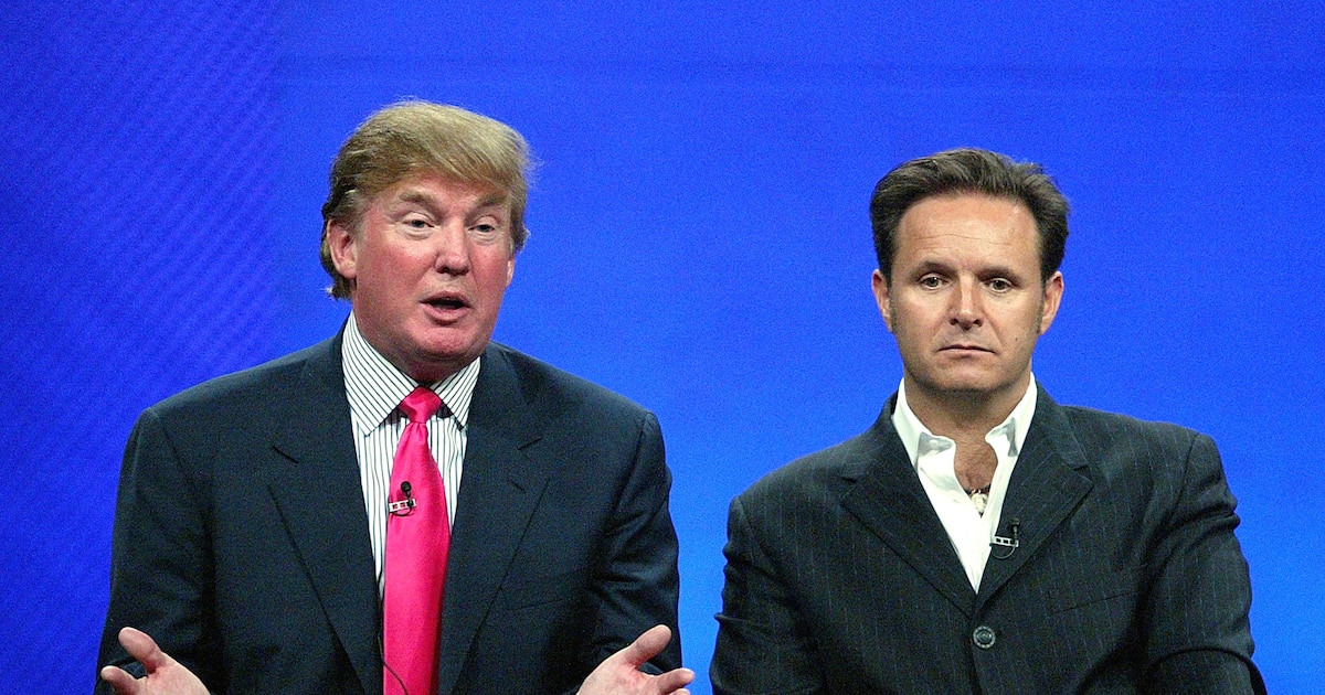 Le producteur de "The Apprentice" Mark Brunett en compagnie de Donald Trump, en 2004.