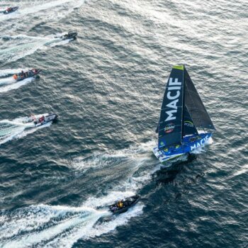 "On est tous pressés que ça se termine" : à quelques heures de la fin du Vendée Globe, les attentes et les craintes des équipes à terre