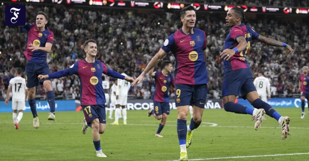 El Clásico im Supercup: Erster Titel für Flick