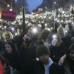 Serbien: Tausende Menschen protestieren in Belgrad gegen die Regierung