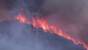 Incendies en Californie : les feux menacent d'autres quartiers de Los Angeles