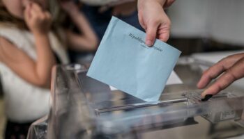 Législatives partielles en Isère : le second tour sera un duel NFP-Ensemble