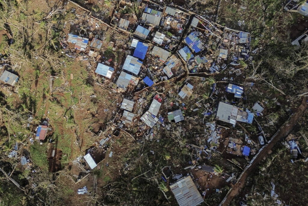 Tempête Dikeledi à Mayotte : l'alerte rouge maintenue, le risque d'une mousson après les inondations