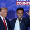 Vivek Ramaswamy et Donald Trump dans le New Hampshire le 16 janvier 2024