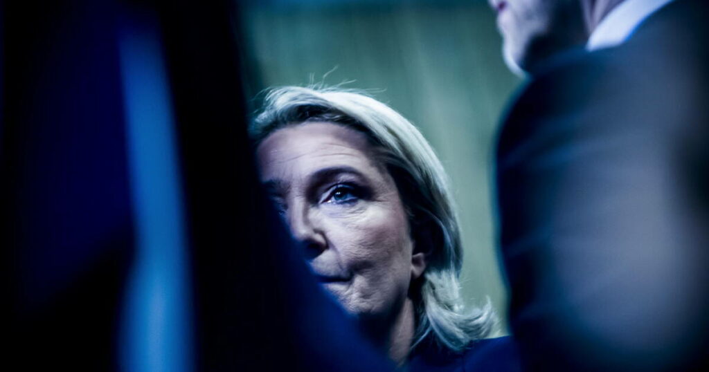 «Je ne me pardonnerai jamais» : Marine Le Pen regrette d’avoir expulsé Jean-Marie Le Pen du RN en 2015