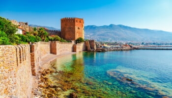 Cette destination est l'une des moins chères de Méditerranée, elle garantit pourtant du soleil et de belles plages