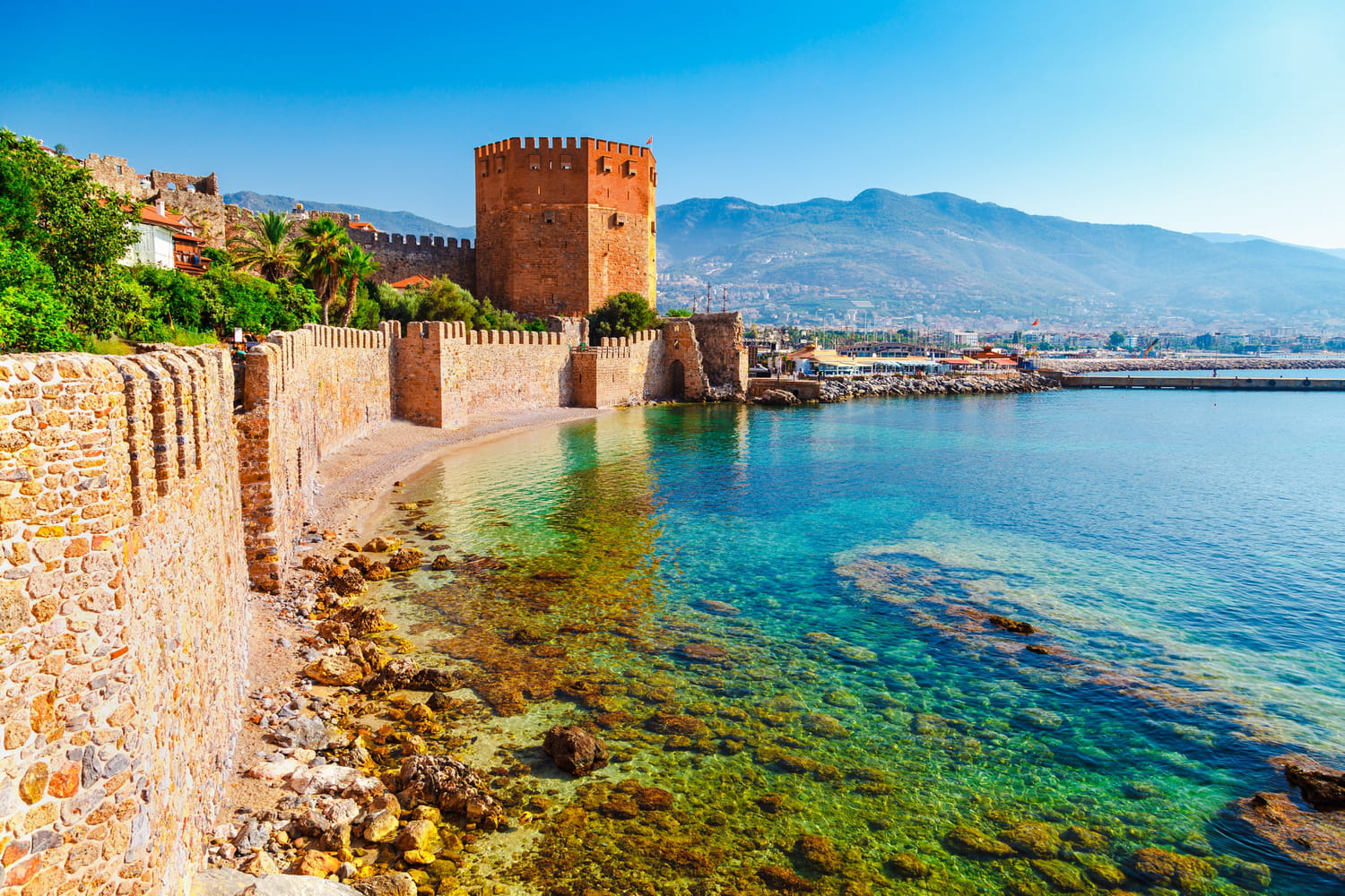 Cette destination est l'une des moins chères de Méditerranée, elle garantit pourtant du soleil et de belles plages