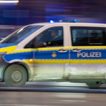 Mutmaßlich psychisch kranker Mann stirbt nach Polizeischüssen