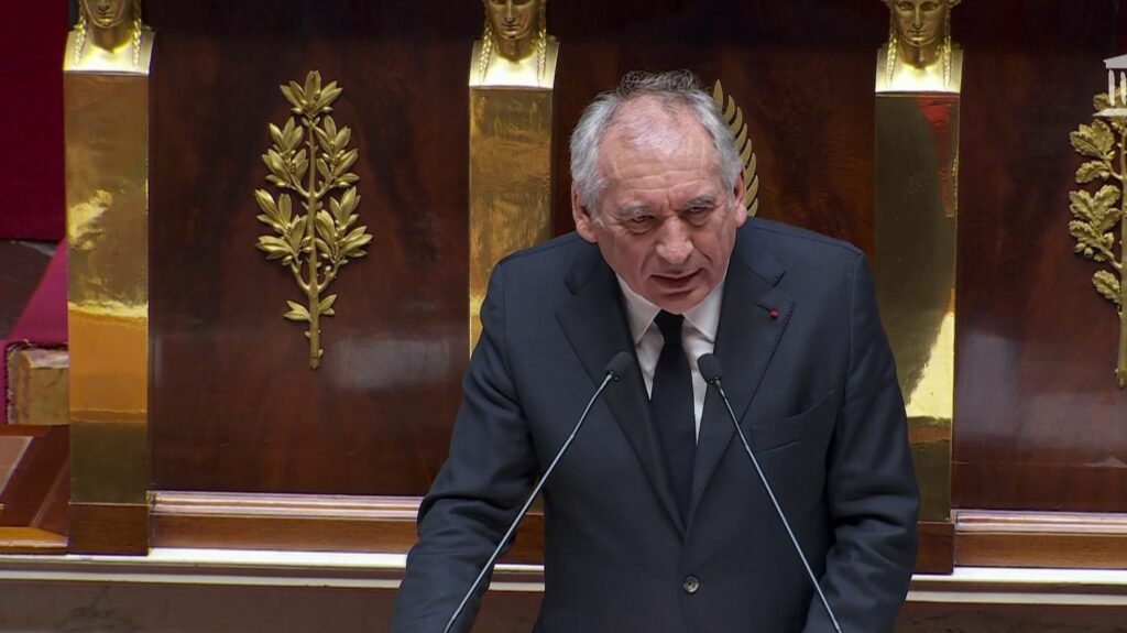 Discours de politique générale : déficit, pouvoir d'achat, démocratie... François Bayrou a-t-il convaincu ?