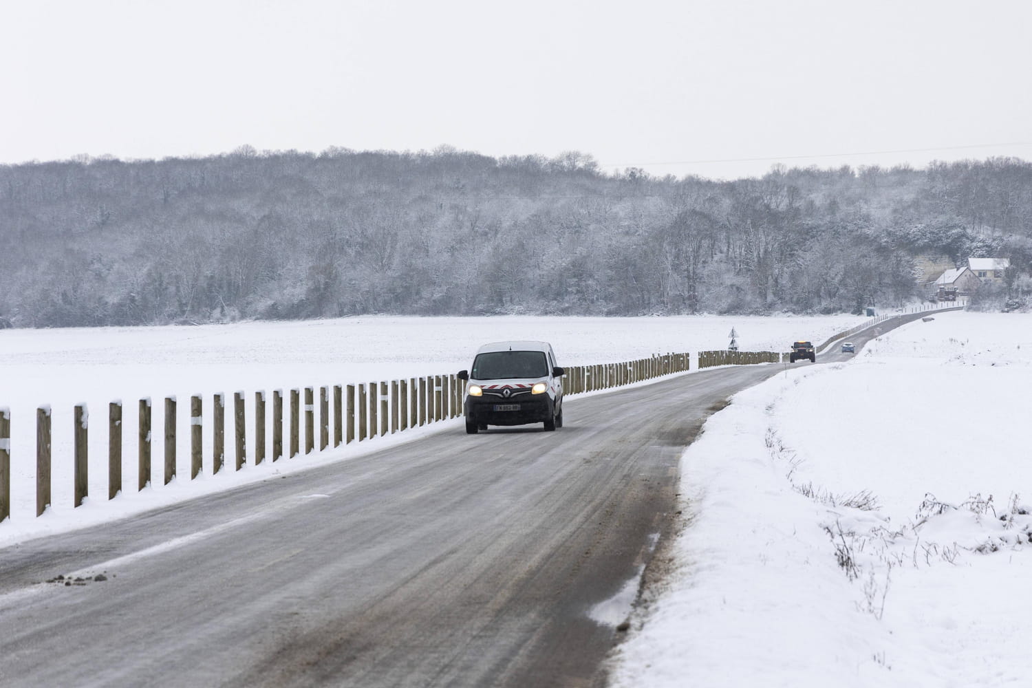 Météo : grand froid, neige-verglas... 25 départements en alerte, les prévisions détaillées