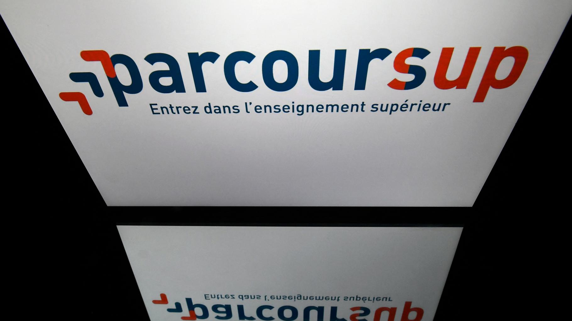 Chasser les arnaques à la formation sur Parcoursup, un des objectifs du gouvernement pour la session 2025