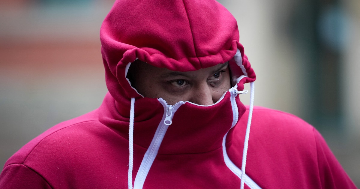 Mohammed Zahid arrive au tribunal de Manchester, le 14 janvier 2025. Des procédures préliminaires sont en cours pour huit personnes accusées d'exploitation sexuelle d'enfant.