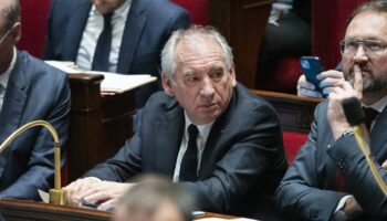 Budget 2025 : François Bayrou se dit "prêt à renoncer" à la suppression de 4 000 postes dans l'Education nationale