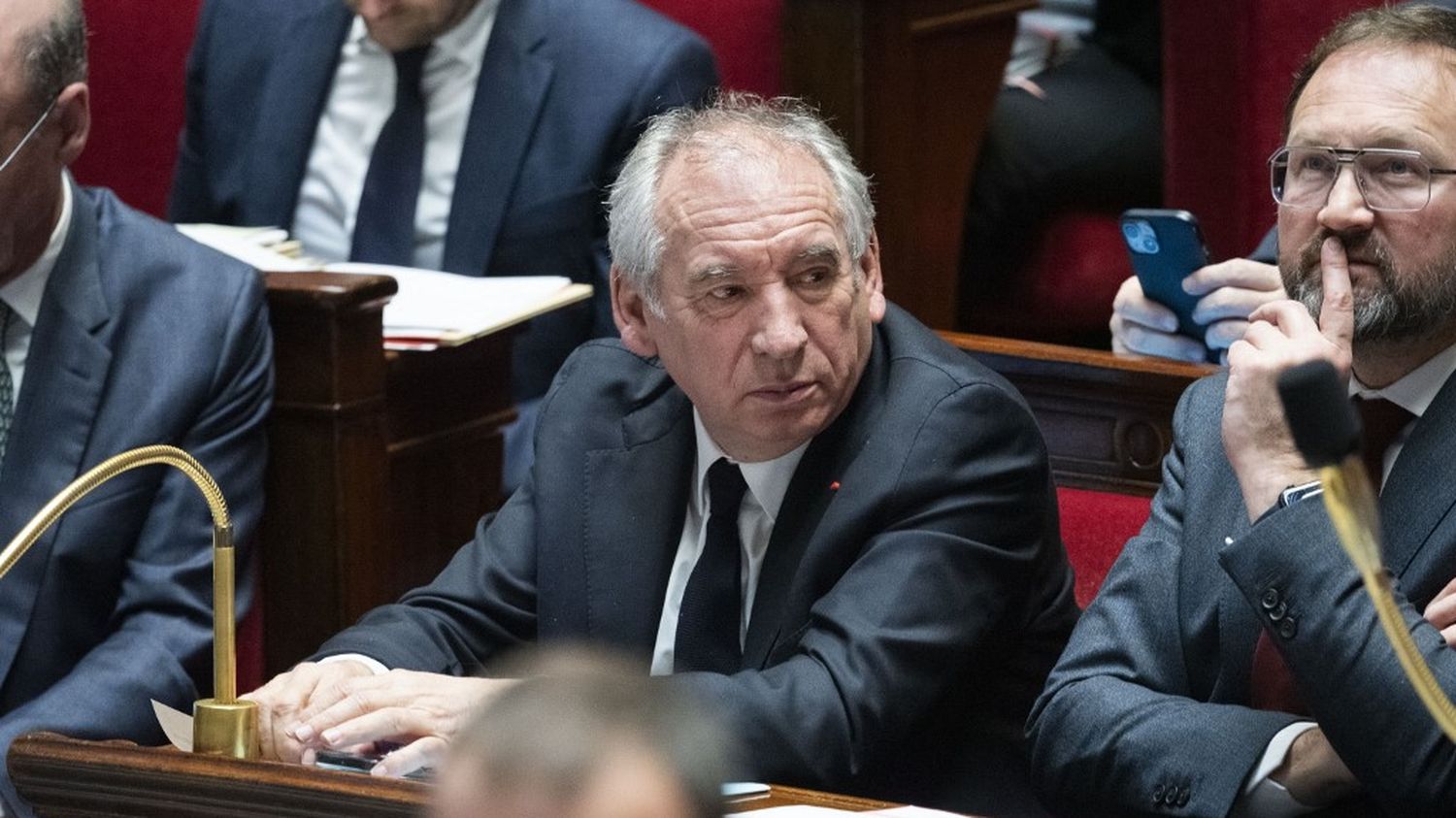 Budget 2025 : François Bayrou se dit "prêt à renoncer" à la suppression de 4 000 postes dans l'Education nationale