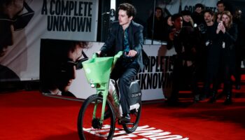 Dans « Quotidien », Timothée Chalamet révèle qu’il a eu une amende après avoir utilisé le vélo Lime à Londres