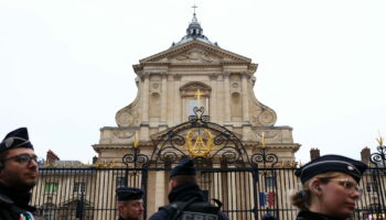 A l'hommage à Jean-Marie Le Pen, les services d'ordre mobilisés contre une personnalité qui s'invite