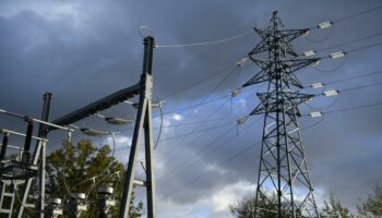 Le tarif de l’électricité va finalement baisser de 15 % au 1er février, malgré la fin du bouclier tarifaire