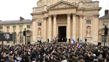 À Paris, l’hommage à Jean-Marie Le Pen rassemble toutes les chapelles de l’extrême droite - REPORTAGE