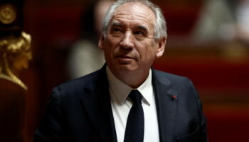 François Bayrou abandonne les trois jours de carence pour les fonctionnaires